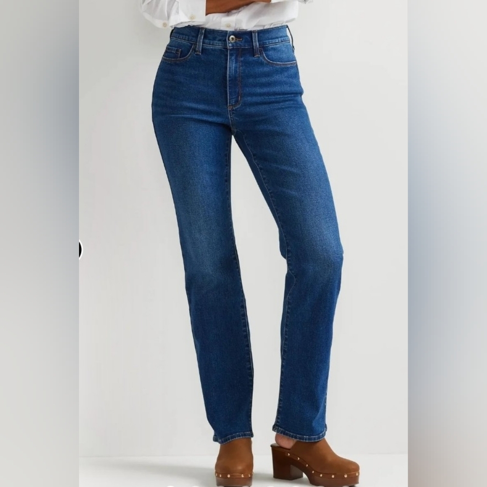 Eddie Bauer Classic Blue Women's Jeans Fit Curvy Leg Straight Size 8 Pre-owned